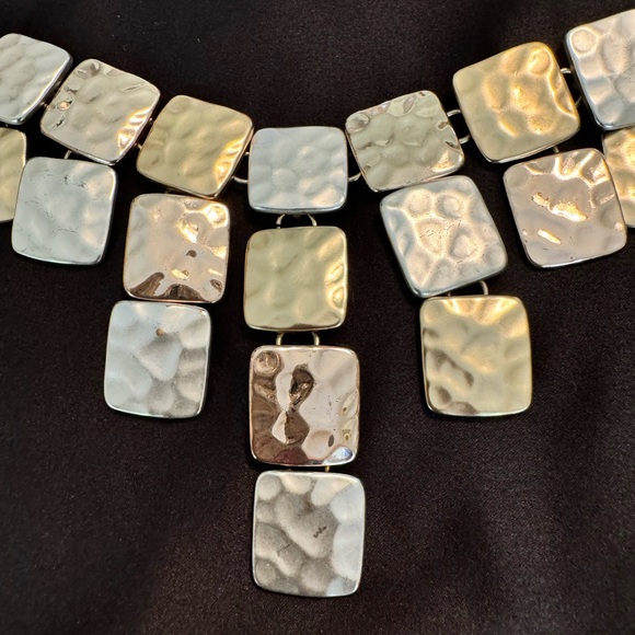 STATEMENT NECKLACE Tri color 18 in to 21 in adjustable Lobster clasp. EX… - Picture 14 of 14